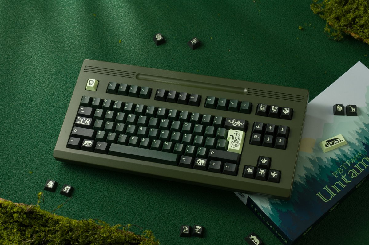 PBTfans Untamed in stock sales starts from 5th January 2024
Picture courtesy - @kbdfans
.
.
.
#cherrymx #pbtfans #mechanicalkeyboard #keyboard #keycaps #photography #kbwarriors #customkeyboard #elephant #fox #lion #elephant #latin #tiger #snake #anaconda #deer #wildlife #panther