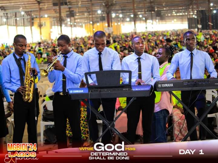 TlccrmOfficial's tweet photo. THE YOUTH CHOIR || WHAT GOD HAS DETERMINED SHALL BE DONE || MGBIDI LAGOS EXPERIENCE 2024 || DAY 1

The graceful Chosen Youth Choir ministered in today's meeting. 

Watch: https://t.co/IJSfG58rIL

#MGBIDI2024
#MgbidiLagosExperience2024
#tlccrmofficial
#PstLazarusMuoka https://t.co/gnMwHG0fGP