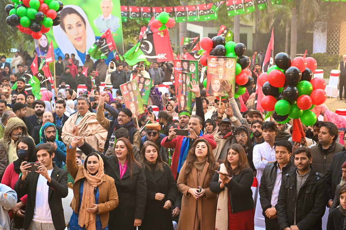 BBhuttoZardari's tweet photo. Grateful to the workers of Jati Umra, Lahore, who braved the cold to see me today. Pakistan can no longer afford the politics of ‘business as usual’, where it is always the poor who are asked to sacrifice, whilst the privileged few reap the benefits. We can no longer afford the politics of division and hatred that continues to divide us. We can no longer afford the politics of convenience, where the will of the people is suppressed by backroom deals that empower whoever is the new ‘flavour of the month’. You will not stand for it. I will not stand for it. The people of Pakistan will not stand for it. And all power must flow from the people. Together we can usher in a new dawn, and build a Pakistan that works for everyone.