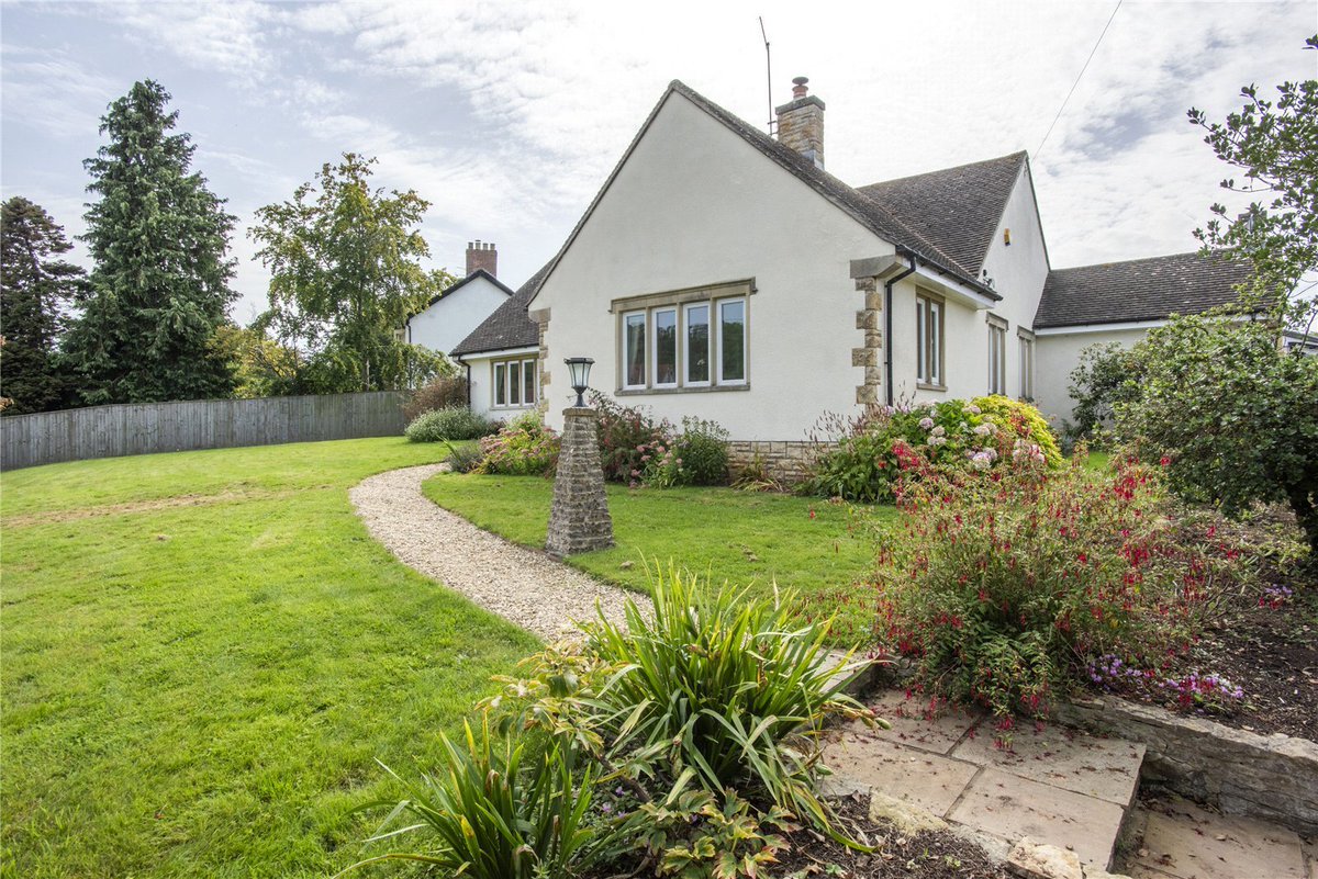 JS_Taunton's tweet image. New year, #newhome?

#Corfe #Taunton #Somerset

Enjoying an elevated position, Chadwells is an attractively modernised, three/four bedroom #chaletbungalow, and adjoins #opencountryside in this sought after village. OIEO £600,000.

jackson-stops.co.uk/properties/183…

@taunton @visit_taunton