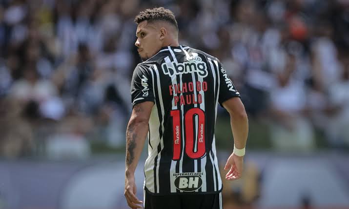 OficialSala12's tweet photo. As opções da Seleção Olímpica nos Jogos de Paris 2024

Só podem DEZOITO:

⚽️ ATA:
Endrick
Rodrygo
Paulinho
Vitor Roque
John Kennedy
Marcos Leonardo
João Pedro
Gabriel Martinelli
Savinho

🏟 MC:
João Gomes
André
Danilo
Andrey
Moscardo
Pablo Maia
Marlon Gomes
Paquetá (23+)
Nestor
Mauricio

✋ ZAG:
Natan
Beraldo
Murillo
Robert Renan

💨 LAT:
Yan Couto
Vanderson
Tobias (Real Madrid)
Lucas Piton
Rubens
Alexsander

🧤 GOL:
Mycael (Athletico)
Pitaluga (Liverpool)

____________________________________

São TRÊS vagas para jogadores com 23+ anos. Uma delas, eu gastaria com Paquetá. É o meia que falta.

Talvez seja importante levar um goleiro experiente. Os dois melhores goleiros sub-23 têm experiência nula no profissional.