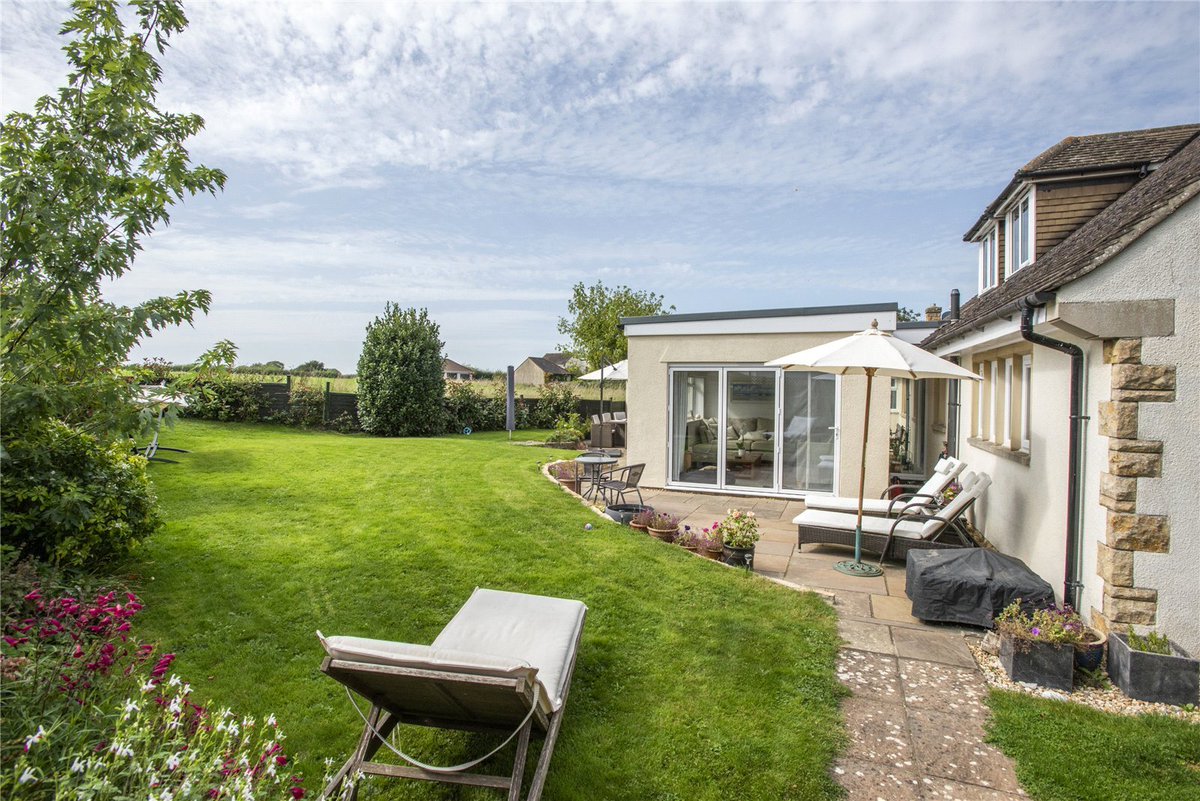 JS_Taunton's tweet image. New year, #newhome?

#Corfe #Taunton #Somerset

Enjoying an elevated position, Chadwells is an attractively modernised, three/four bedroom #chaletbungalow, and adjoins #opencountryside in this sought after village. OIEO £600,000.

jackson-stops.co.uk/properties/183…

@taunton @visit_taunton