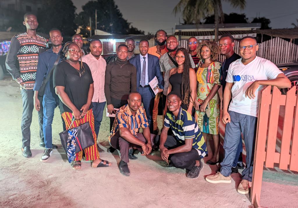 🌟 Soirée inoubliable à PFC !🌟
Le 29 décembre, notre restaurant a vibré au rythme de l'After Work sous le thème "Réseautage,Synergie &amp; Partenariat". ✨
#PouletFlambé #Réseautage #Synergie #Partenariat #AfterWork #DidierKissode #SoiréeInoubliable #CuisineEtConvivialité 🎉🍷