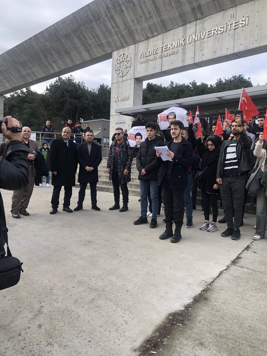 Yıldız Teknik Üniversitesi öğrencisi #EgeAkersoy için arkadaşları tarafından düzenlenen basın açıklamasına yükseköğretim şube yöneticilerimizle birlikte katılarak destek verdik. #EgeAkersoyYalnızDeğildir
<a href="/SezginProf/">Prof.Dr. Sezgin ÇELİK</a> <a href="/birlesikkamuist/">Birleşik Kamu İş İstanbul İl Başkanlığı</a> <a href="/istanbulTVeis/">Eğitim-İş İstanbulTV</a>