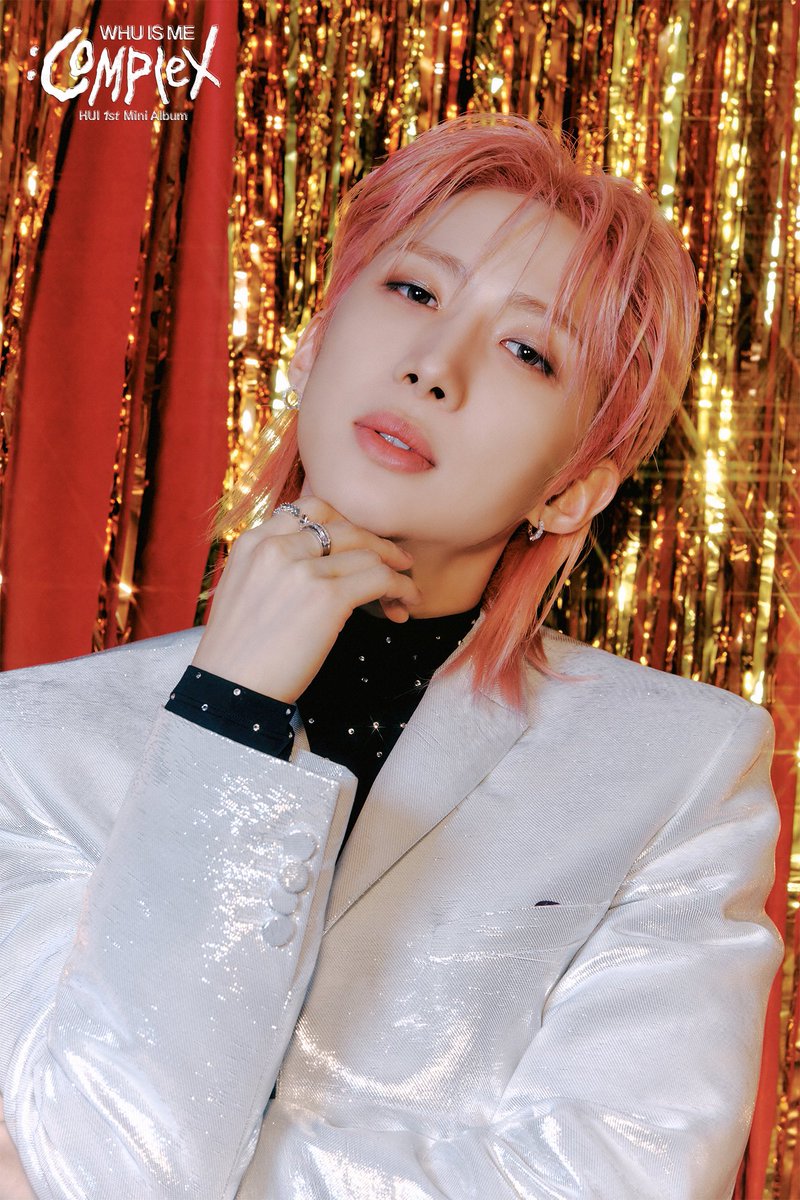CUBE_PTG's tweet photo. 후이 1st Mini Album [WHU IS ME : Complex]
Concept Image #04

2024.01.16. 18:00 (KST)

#후이 #HUI
#WHU_IS_ME_Complex https://t.co/pLfIRMYejM