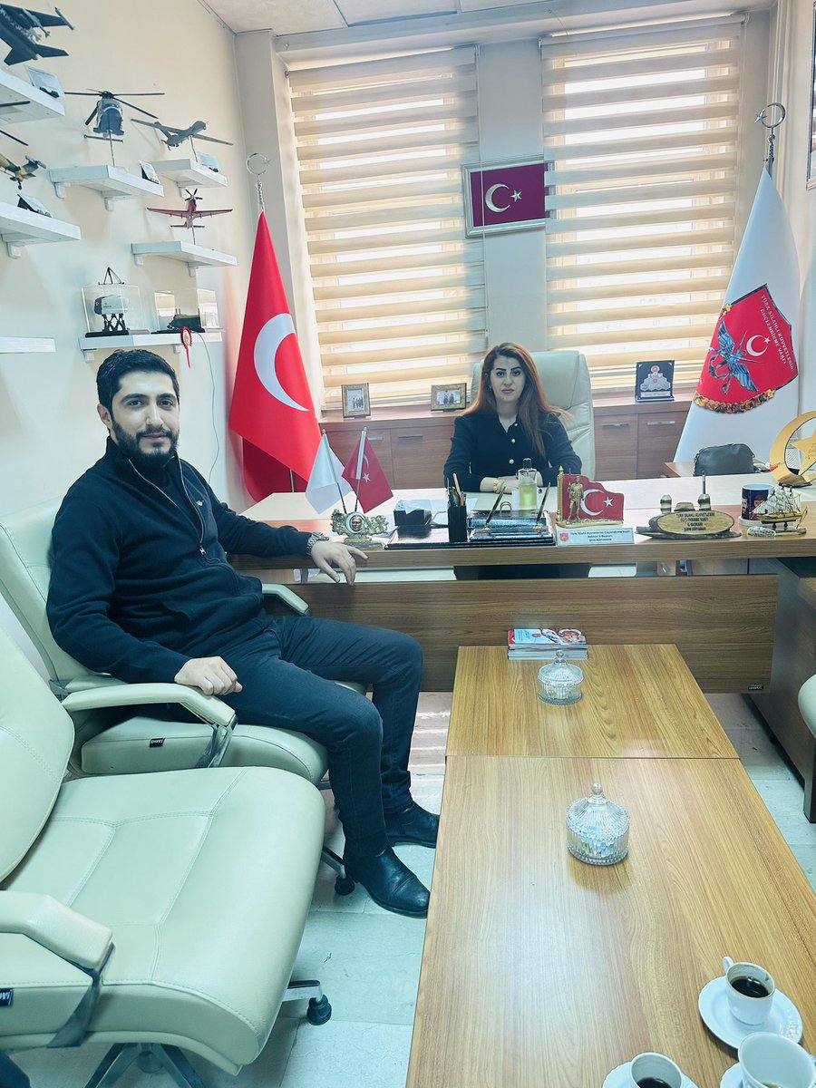 yaman_sirin's tweet photo. Hakkarili işadamı Sn.Bekir AŞAN TSKGV Hakkari FTK büromuzu ziyaret ettiler.

Nazik ziyaretlerinden ötürü Sn.Bekir AŞAN’a teşekkür ediyoruz.🇹🇷 https://t.co/lD4qZro3ZD