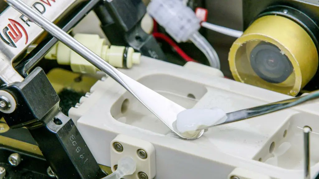 NASAScience_'s tweet photo. Two firsts in @Space_Station history were achieved in 2023: a bioprinted human knee meniscus and a quantum gas with two types of atoms. The cutting-edge science doesn’t stop there. Learn more about station milestones: https://t.co/Cp4VD1ipSu https://t.co/MUmw9JNUqi