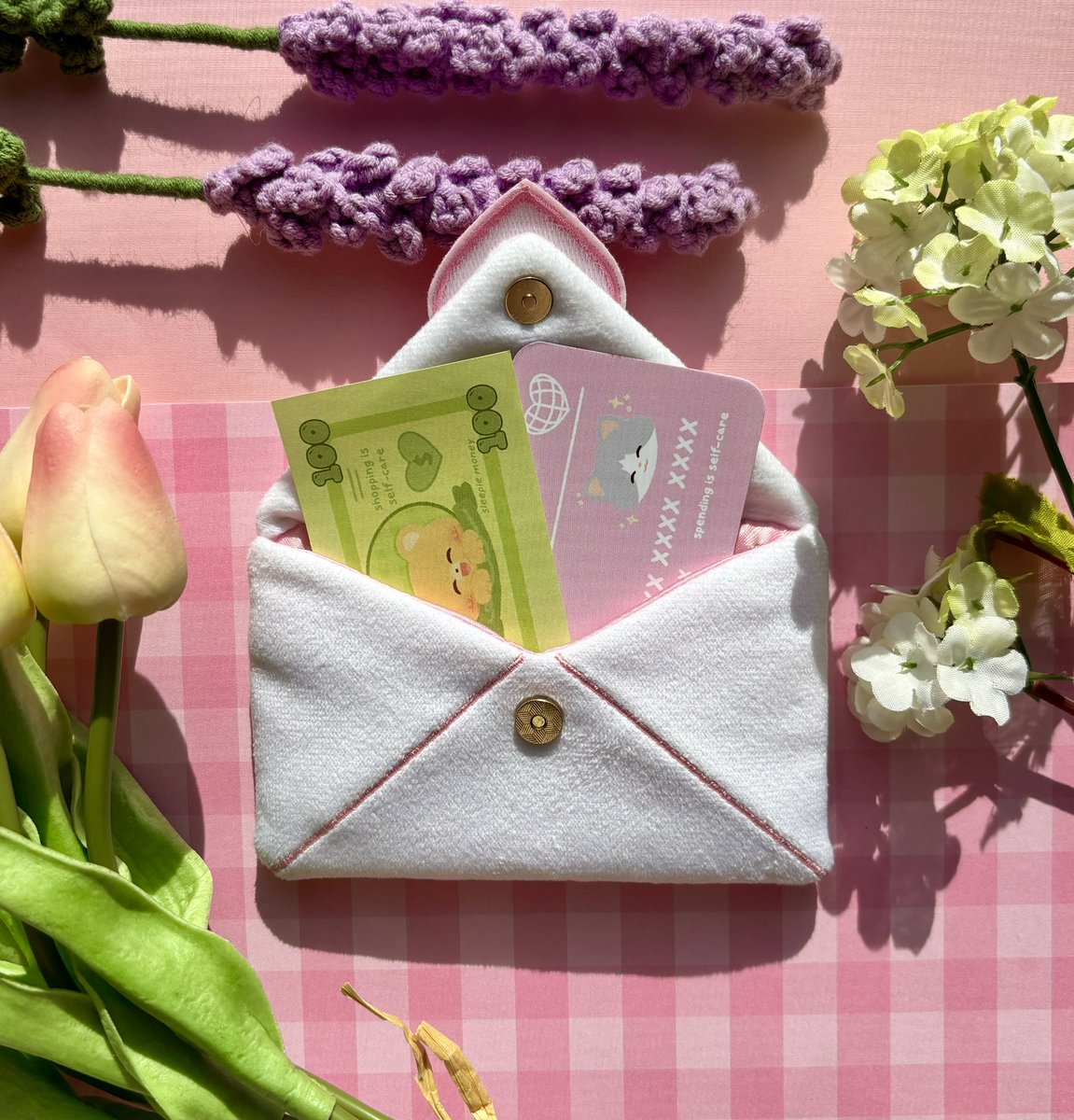 sleepiestudio's tweet photo. my love letter wallet kickstarter is up!💌💞✨
https://t.co/nz8HWmMY5b https://t.co/vxMfJZZdAV