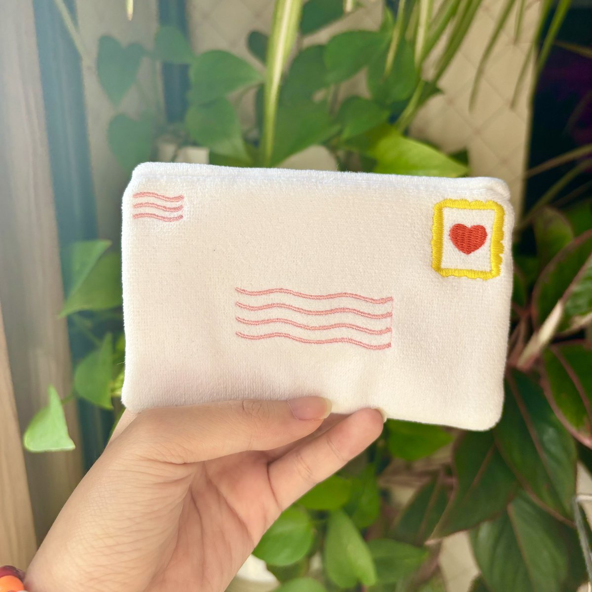sleepiestudio's tweet photo. my love letter wallet kickstarter is up!💌💞✨
https://t.co/nz8HWmMY5b https://t.co/vxMfJZZdAV