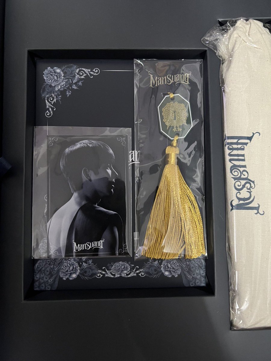 cur197xx's tweet photo. WTS : #Mansuangphotobook 
Price : 1000 
📮: ส่งฟรี หรือ นัดรับได้ที่งานวันเกิดพี่มาย

❌ได้ครบทุกอย่างค่ะ แต่แกะดูการ์ดแล้วค่ะ https://t.co/lKFNPwqmyC