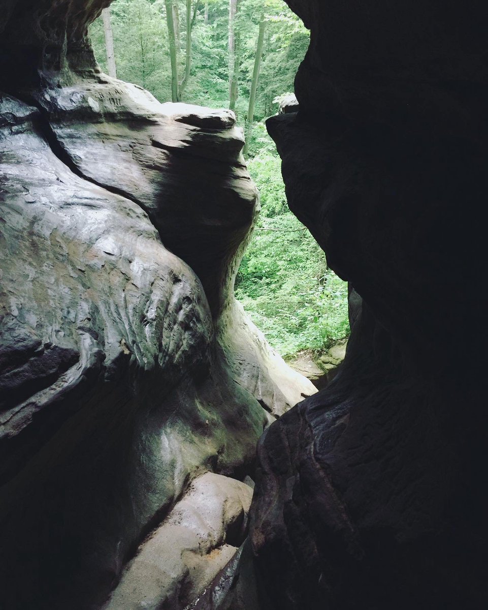 wild_nomadic's tweet photo. Hocking Hills State Park in Southeast, Ohio truly is a hidden gem! Worth a visit if you’re ever close. #hockinghills #caves #forests #hiking https://t.co/Uuq4DiF927