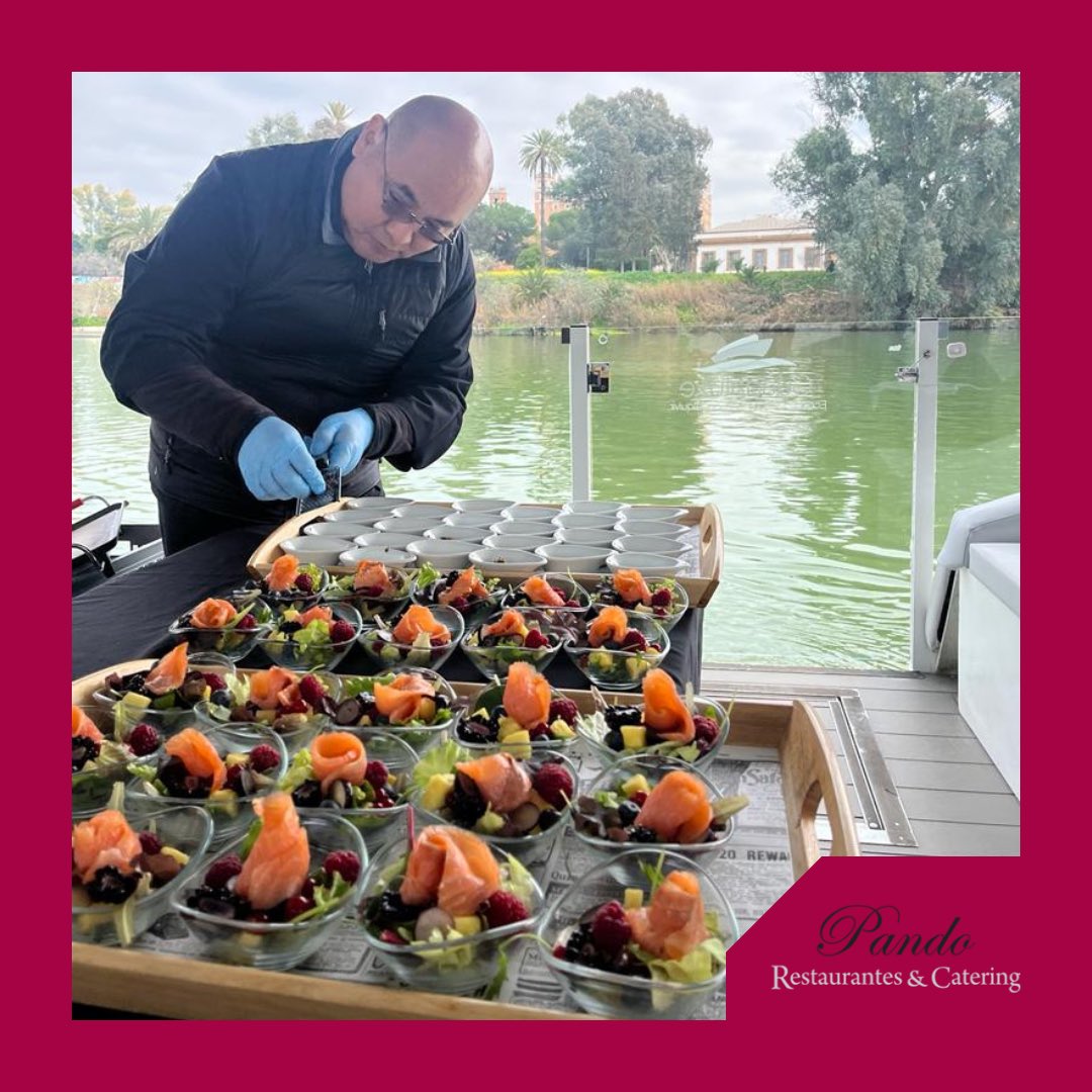 PandoSevilla's tweet photo. Navegamos por una experiencia única en el Guadaluxe. 🚢✨ Con nuestro catering a bordo, cada momento se convierte en una celebración. Disfruta de sabores exclusivos mientras navegas por el Guadalquivir. 🍽️🌊 #cateringpando #cateringsevilla https://t.co/suwhjhYuF1