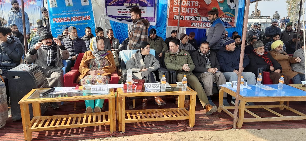 RDD_Ramhall's tweet photo. Mega Block Divas event held in Block Ramhall today on 04 January 2023 . It was presided by DC kupwara .Such programs prove effective in reaching out to the people, ensures good governance &amp; moreover public grievances are adressed at their doorstep.@AhmedZamood @diprjk @dckupwara https://t.co/iHz2TpQLIG