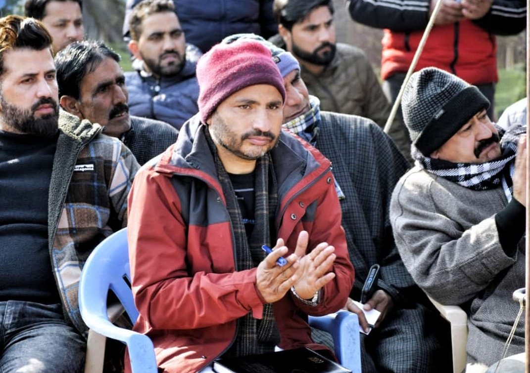 RDD_Ramhall's tweet photo. Mega Block Divas event held in Block Ramhall today on 04 January 2023 . It was presided by DC kupwara .Such programs prove effective in reaching out to the people, ensures good governance &amp; moreover public grievances are adressed at their doorstep.@AhmedZamood @diprjk @dckupwara https://t.co/iHz2TpQLIG