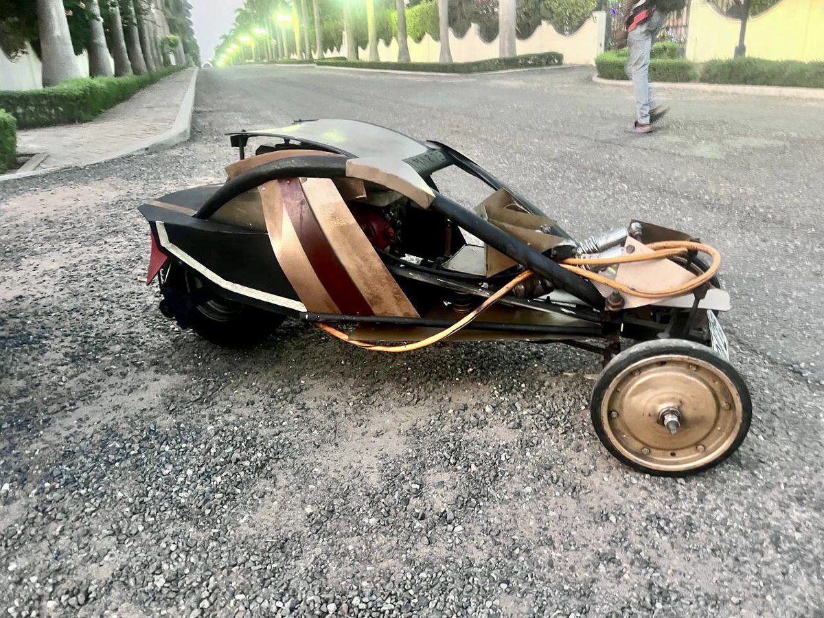 nii_lon_musk's tweet photo. (not really a car) https://t.co/UOX52Gu6r9