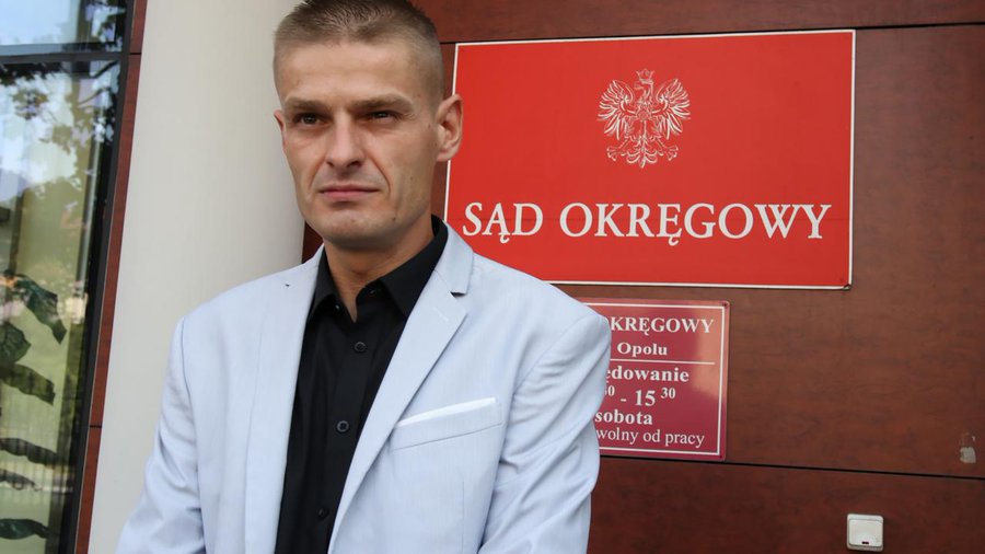 Jan34733995's tweet photo. Śledztwo trwające w łódzkiej prokuraturze, mające wyjaśnić jego niesłuszne aresztowanie, zostało umorzone.

Nikomu nie postawiono zarzutów w związku z niesłusznym skazaniem mężczyzny! https://t.co/zWtvwnnZZv