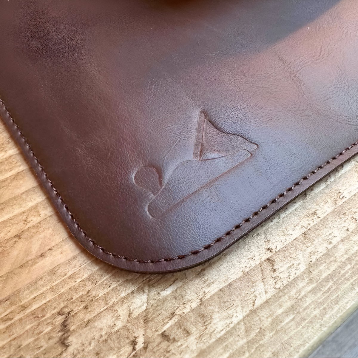 New year, new product 😌

Refresh your workspace with our ✨new✨ Leather Desk Mat. Tap to shop!

#bensimpsonfurniture
#rusticdesk
#deskmat
#deskaccessories