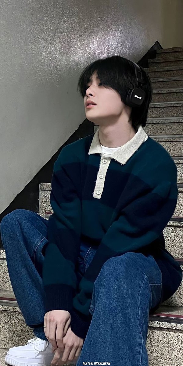 thecloudaus's tweet photo. ᅟ              ✨Jeongin 

- 22 anos.
- MBTI: INFJ.
- Coreano.
- Maknae e vocal.
- Amante de cachorros. 
- É católico.
- Estudou música aplicada.
- Apaixonado por mukbang e ASMR.
- Representa a cor laranja. https://t.co/kOEEaUx4e8