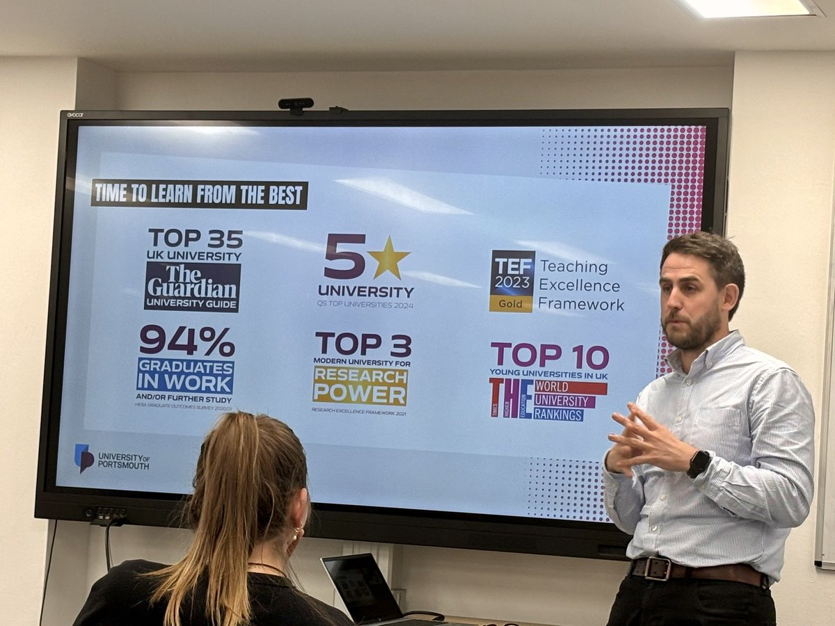 So grateful to <a href="/DrMikeRayner/">Mike Rayner</a> for facilitating 3 amazing presentations by @UoPSportScience sport management faculty. <a href="/MTB_KMac/">Dr Kieren McEwan Ⓥ</a>, <a href="/RobynBate/">Robyn</a>, &amp; @some_sarthak delivered a great session for our <a href="/Trinity_U/">Trinity University</a> Sport in England class. Engaging and thoughtful for all our students!