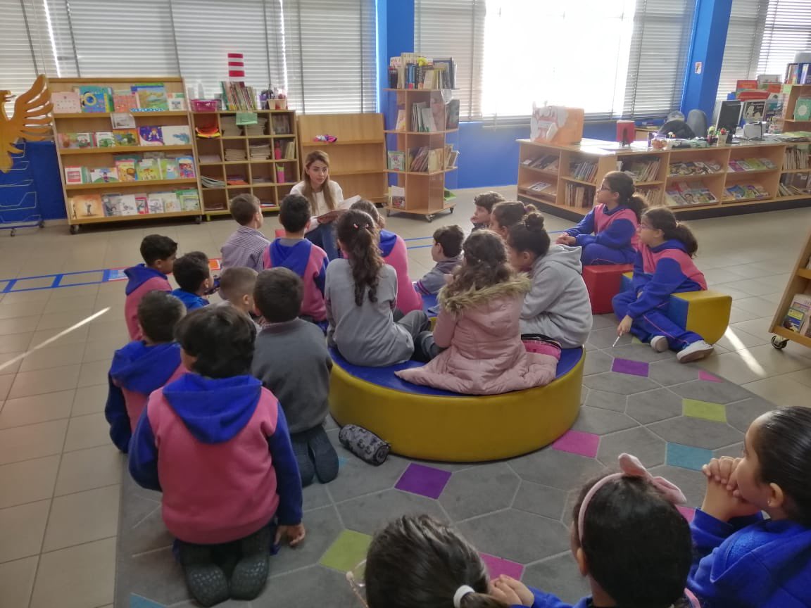 إنها ليست مجرد لحظات من الاستماع، بل هي رحلة مليئة بالتعلم والاستكشاف. في المكتبة نفتح أذنينا وقلوبنا لنعيش مغامرات لا تُنسى بين طيات الصفحات.
#متعلمو_الصف_الثالث
<a href="/makdawhaschool/">Makassed Dawha School</a> <a href="/HanaJoumaa/">Hana Joumaa</a> <a href="/BarakehNadia/">Nadia Barakeh</a> <a href="/soha_nj/">Soha Najem</a> <a href="/rayanneemeh1/">rayan neemeh</a>