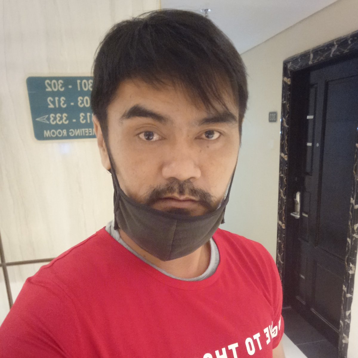 HioeNl's tweet photo. Nyari pacar di #jakarta n #bali pria tinggi minimal 180cm gak masalah #buncit atau #atletis, yg penting gak #kurus, gak masalah #ngondek atau #manly, yg penting gak #dandan cari yg suka #enamsembilan gak masalah #top atau bottom, yg penting punya #motor biar bisa #touring ber2 https://t.co/FFAL2grYTe