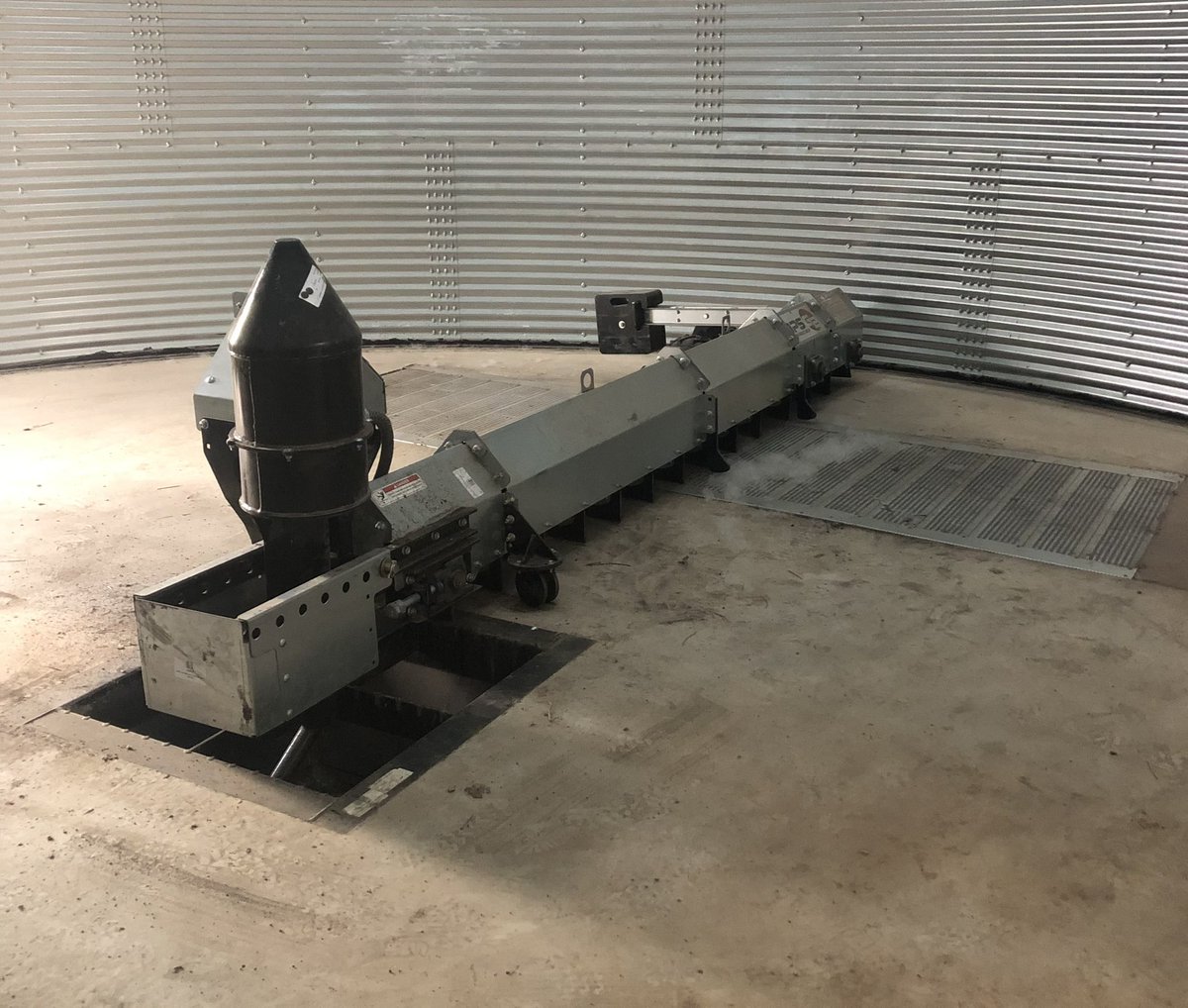 siouxsteel's tweet photo. Visit us at the #DakotaFarmShow, Vermillion, SD! Our #SiouxSteel Territory Manager Nick Platt will be available at the show today & tomorrow to answer all your questions about @siouxsteel & @SCAFCOGrain bins, #DaayPaddleSweep models, #livestockequipment & #ProTecBuildings. https://t.co/yVQiac2GQY