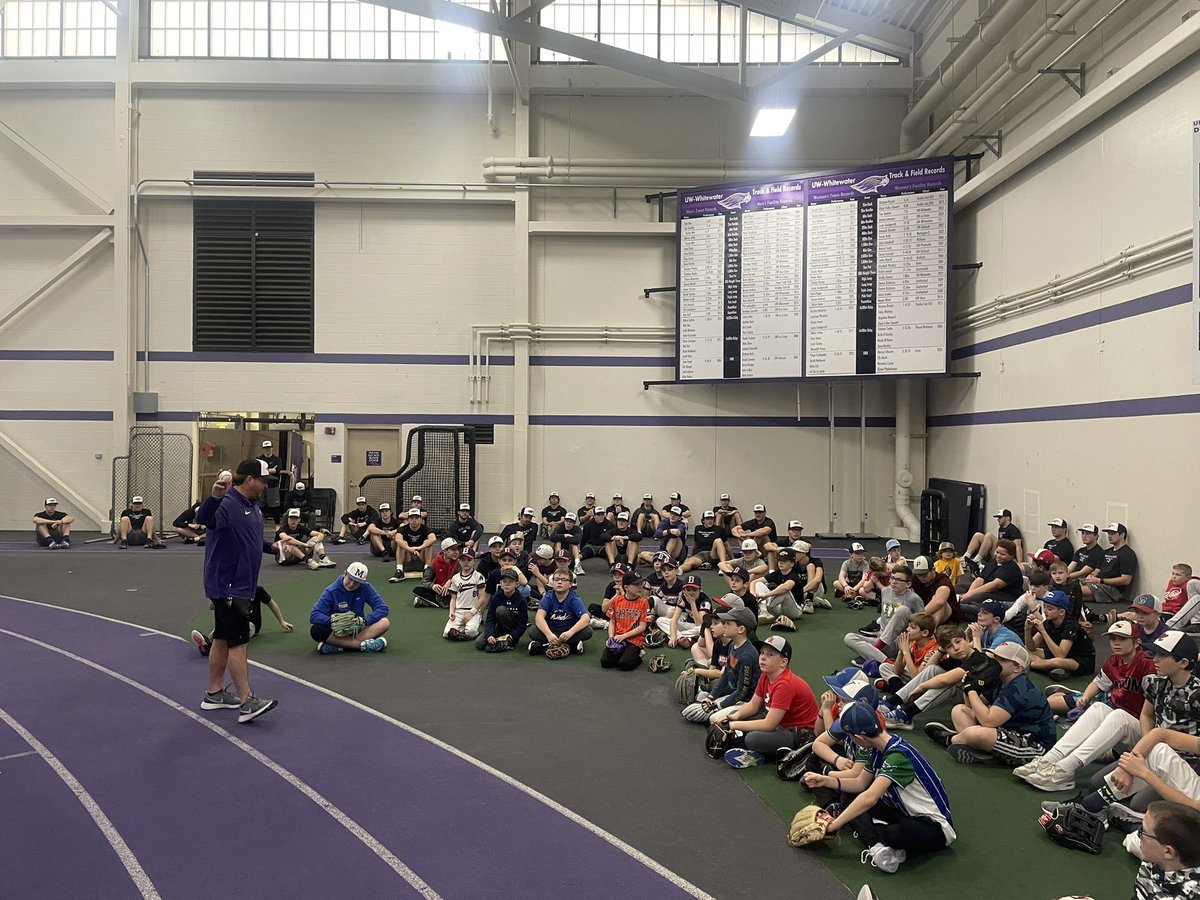 Thank you to all the campers who attended our Winter Clinic! Look forward to seeing you all in the spring. #HawkBall