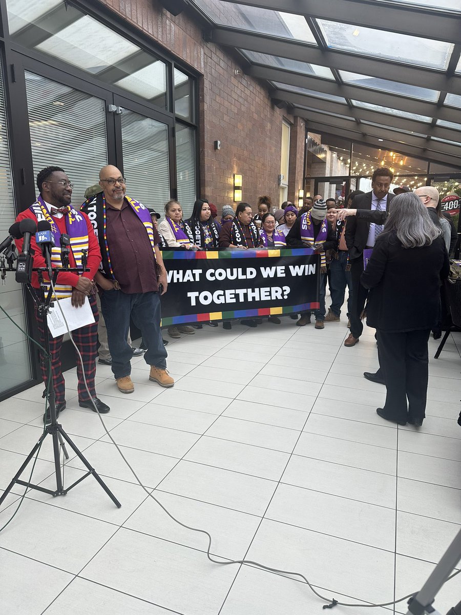 I’m with <a href="/SEIU26/">SEIU Local 26</a> days after their contract expired and before they go into a bargaining session. <a href="/SahanJournal/">Sahan Journal</a>