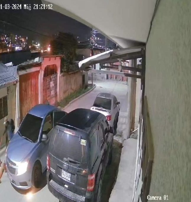 45tv1's tweet photo. #45TVinforma -- 🚨Una mujer es asesinada en el barrio Dolores de Santa Rosa de Copán, departamento de Copán.

➡️ La fémina fue identificada como Ruth Sarahi Zepeda Mejía de 29 años. https://t.co/8iqqzIJqzw