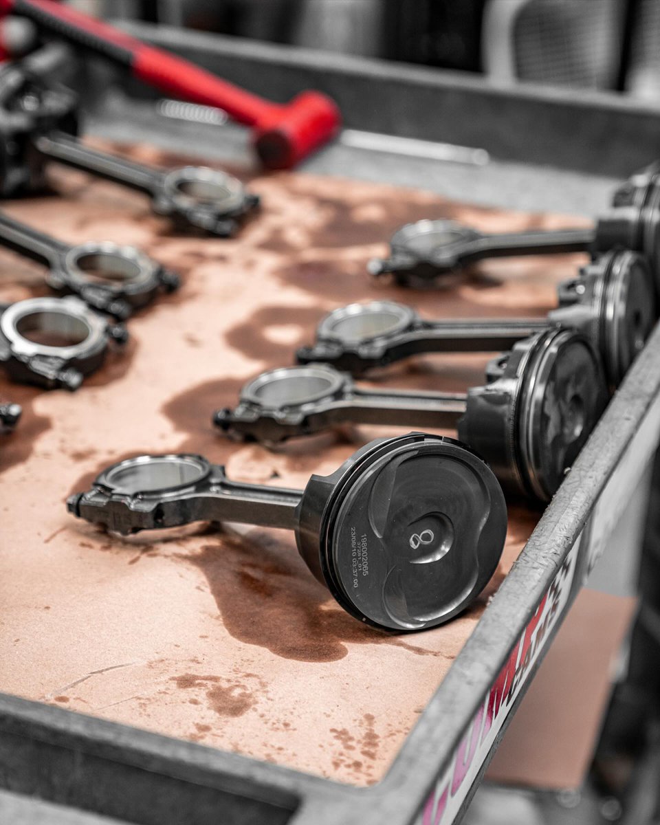 LingenfelterLPE's tweet image. This C8.R #Corvette received our new #Lingenfelter Exclusive @Mahle_Group High-Performance Drop-in Pistons to reinforce the LT2s reliability with the added power from a #MAGNUSON TVS2650 🔥 

🔗lingenfelter.com/product/L20041…

 #C8Corvette #MAHLE #C8 #LPE