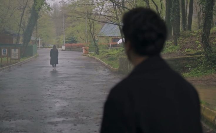 "أحبيتك كأنك لن تغادرني ابداً ، وغادرتني كأنك لم تحبني يوماً. "