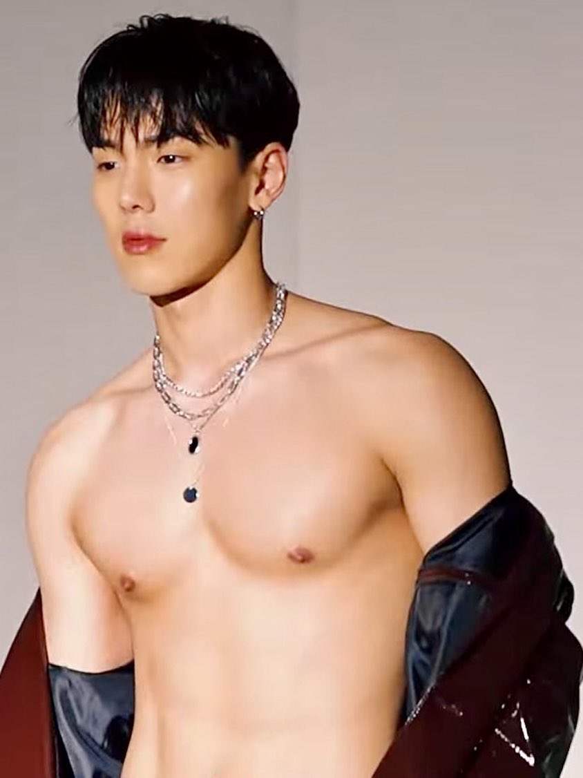 suho_jinyoung's tweet photo. good morning oomfs 😮‍💨 https://t.co/nIuruW7LUW