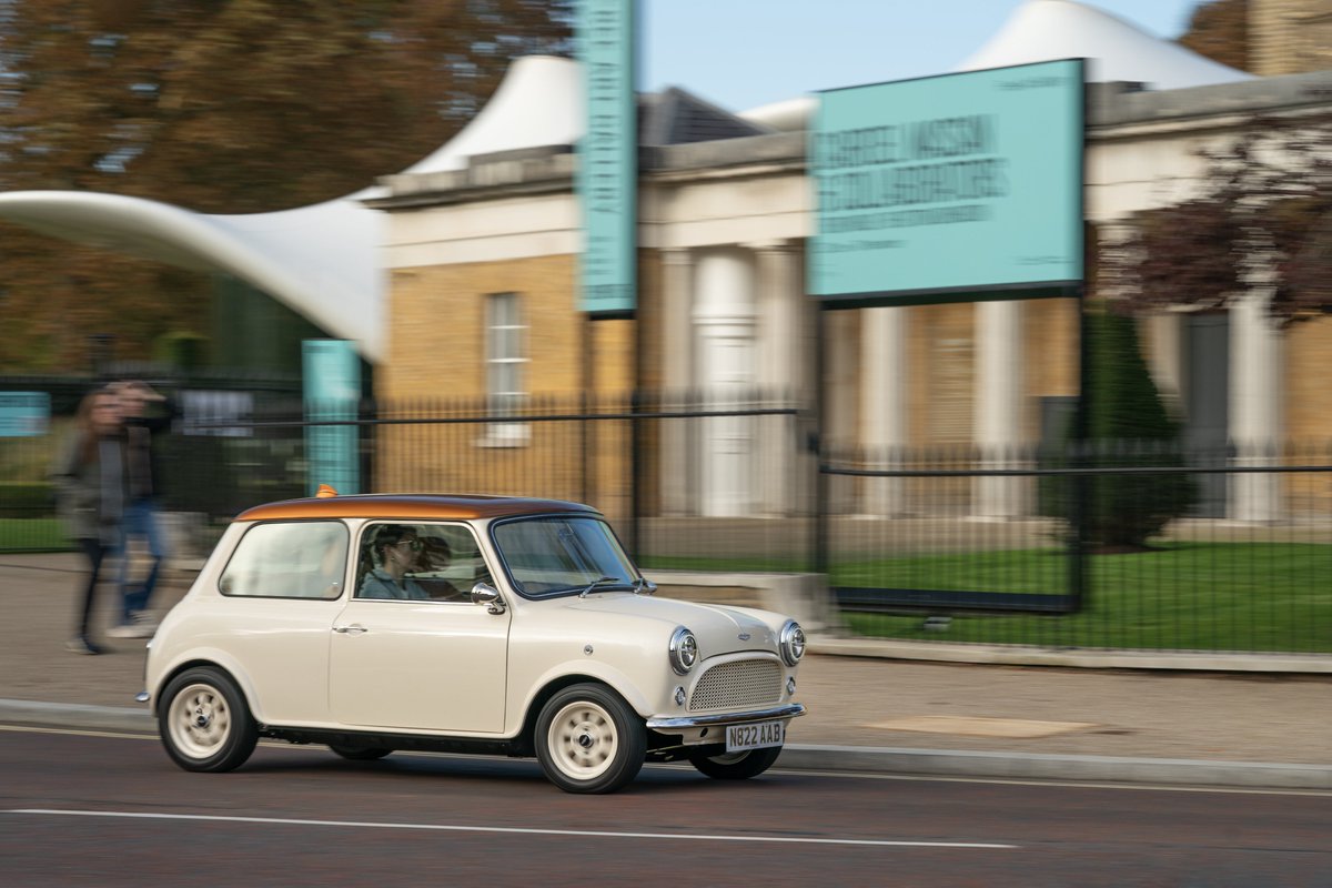 davidbrownautos's tweet photo. A real work of art. #eMastered #HandCrafted #MadeInBritain #Bespoke #OriginalRemastered #MiniRemastered https://t.co/eKu90ffEqT