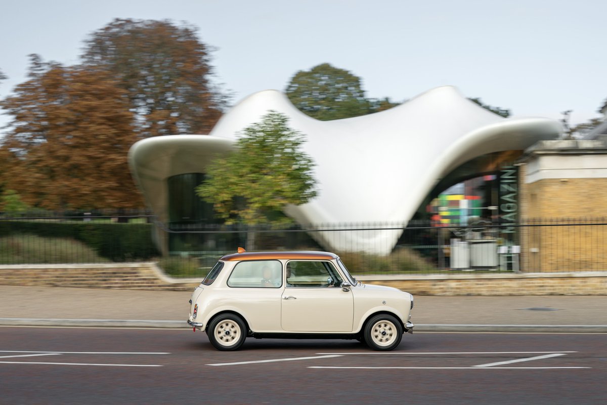 davidbrownautos's tweet photo. A real work of art. #eMastered #HandCrafted #MadeInBritain #Bespoke #OriginalRemastered #MiniRemastered https://t.co/eKu90ffEqT