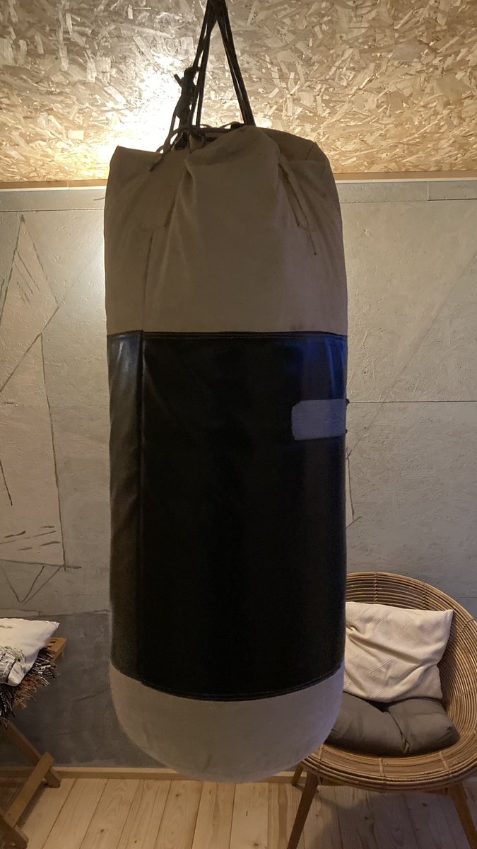 anddeks_HAS's tweet photo. Und noch ein #upgrade. Damit wird der Ruheraum der #Sauna zum Fitnessstudio. Nur für die (gewünschte) Ruderbank hab ich noch kein passendes Plätzchen. https://t.co/aiTAgOgA2V