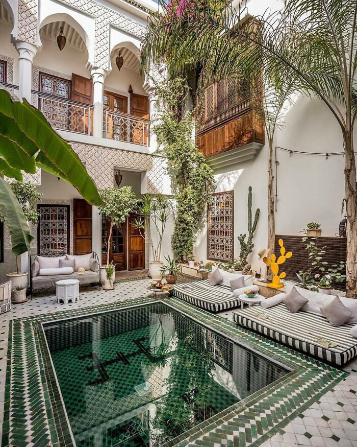 The beauty of Moroccan architecture is absolutely stunning! #MoroccanDesign #ArchitecturalElegance