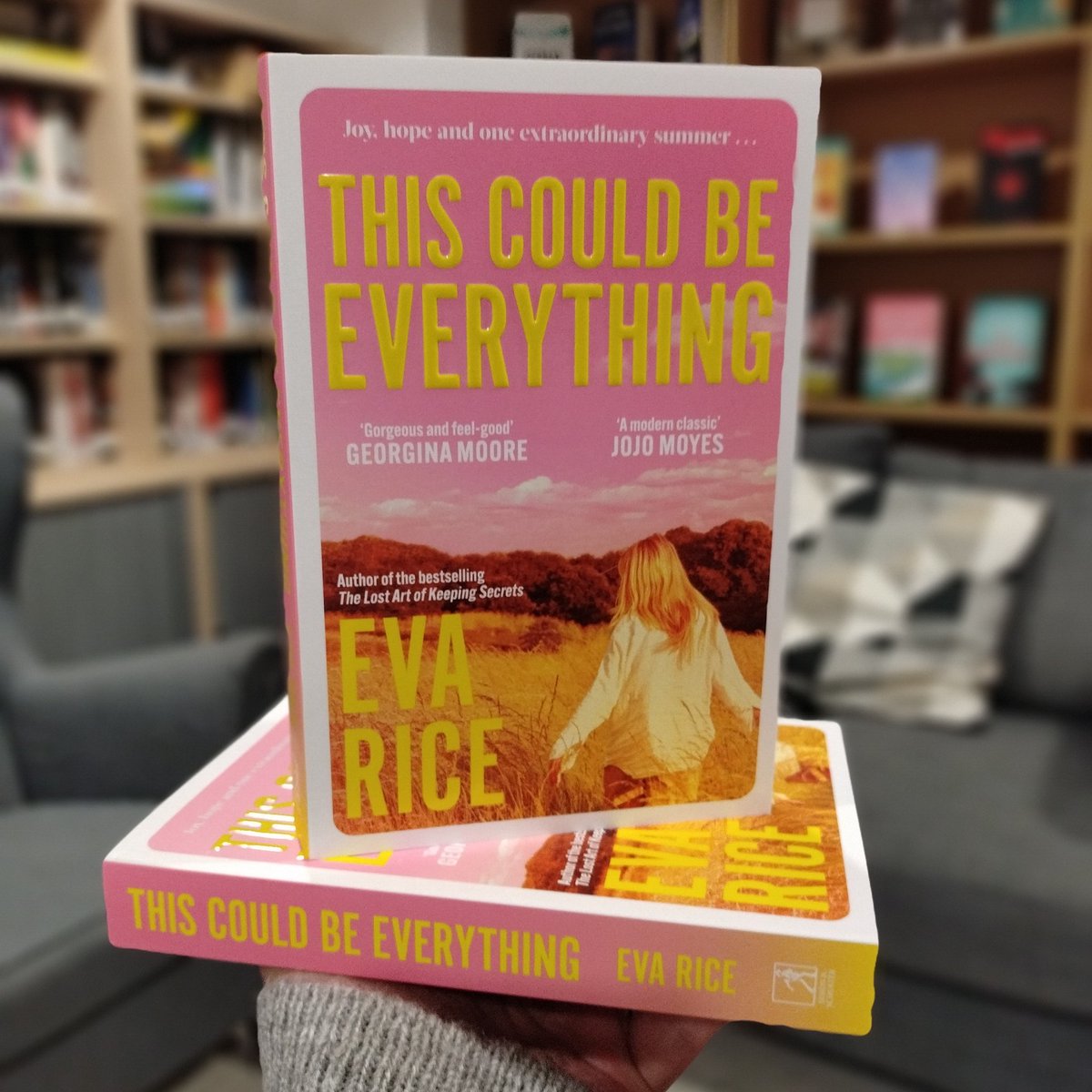 To celebrate paperback publication of #ThisCouldBeEverything, I've got three copies to giveaway.

RP &amp; Follow by 11th Jan to get in my Big Hat of Chance.

First 3 random (UK only) @'s out of the hat at noon, #WIN.

simonandschuster.co.uk/books/This-Cou…