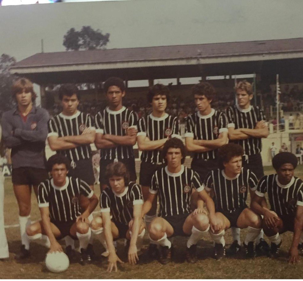 ricxandy's tweet photo. Naquele ano, a hoje maior competição de base do país tinha 16 participantes. O Santa Cruz era o único representante pernambucano e integrou um grupo com Flamengo, São Paulo e o Corinthians de Walter Casagrande, que terminou o torneio como artilheiro. https://t.co/3JbZm8g61H