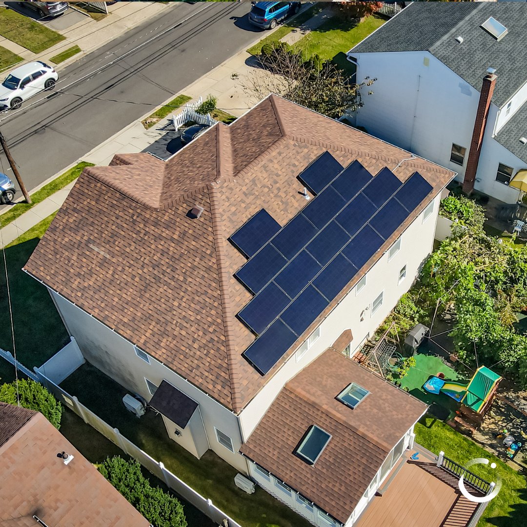 EmPowerSolar's tweet image. Power Move Thursday  ⚡️
Location: East Meadow, NY
System size: 7.06 kW / 17 Panels / 415 Watt Panels
Annual Electric Savings: $2,600!
.
.
.
#PowerMoveThursday #SolarSavings #SolarPanels #SolarEnergy #CleanEnergy #LongIsland #PSEGLI #EmPowerSolar #EastMeadow #NassauCounty