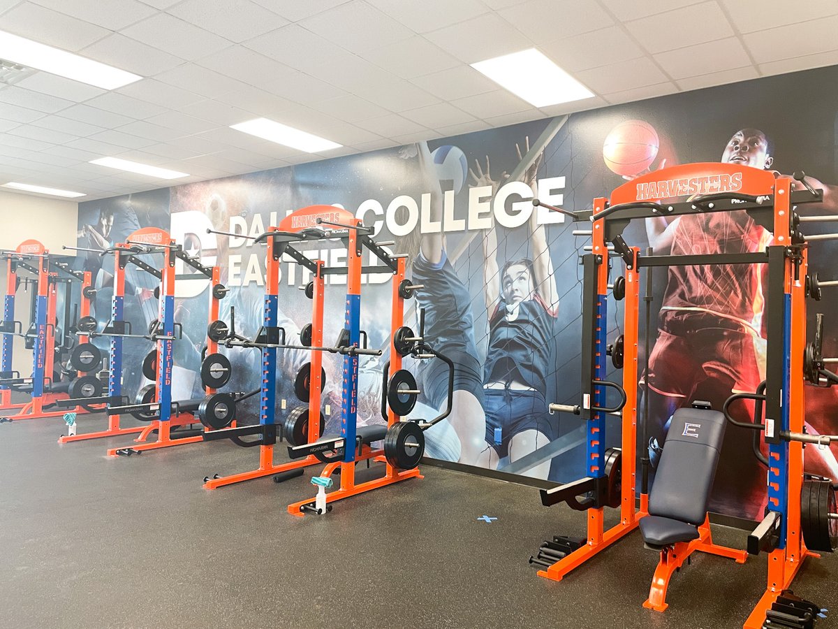 Check off those resolutions early. Kick-start your new year fitness goals for FREE at one of our campus fitness centers. Current students, grab your student ID and a towel, and let's do this! 💪 Hours and more: dallascollege.edu/slife/fitness/…