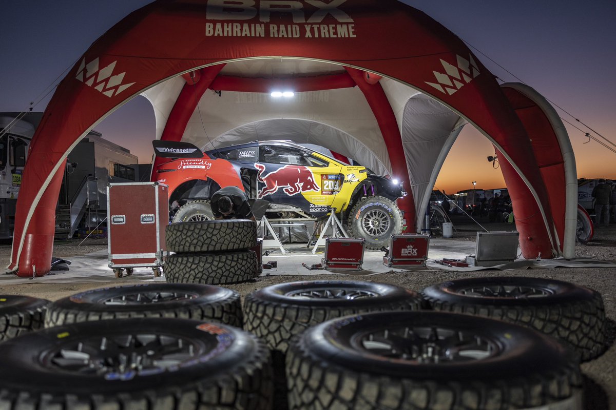 SebastienLoeb's tweet photo. This @dakar promises to be more demanding than ever and we can be sure with @BRaidXtreme 🤝🏻 @BFGoodrichTires to achieve great things with Fabian.

We’re ready 👊🏻

#BRX #DakarRally #W2RC #BFGoodrich #RedBull  #RichardMille #Bardahl #Vulcanet #Bell https://t.co/VeFLzNeF8d