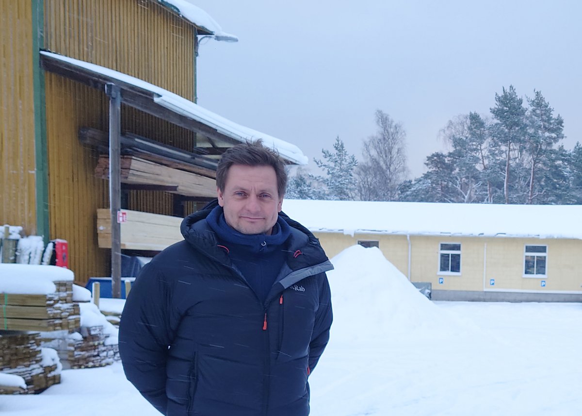 T-B Ekholm blir K-Rauta Hangö. ”Våra nuvarande tjänster förändras inte: vi är den butik som vet hur man bäst målar och renoverar i de föränderliga förhållandena i Hangö”, säger den blivande K-Rauta-köpmannen Johan Ekholm, som leder T-B Ekholm. bit.ly/4aMfekE