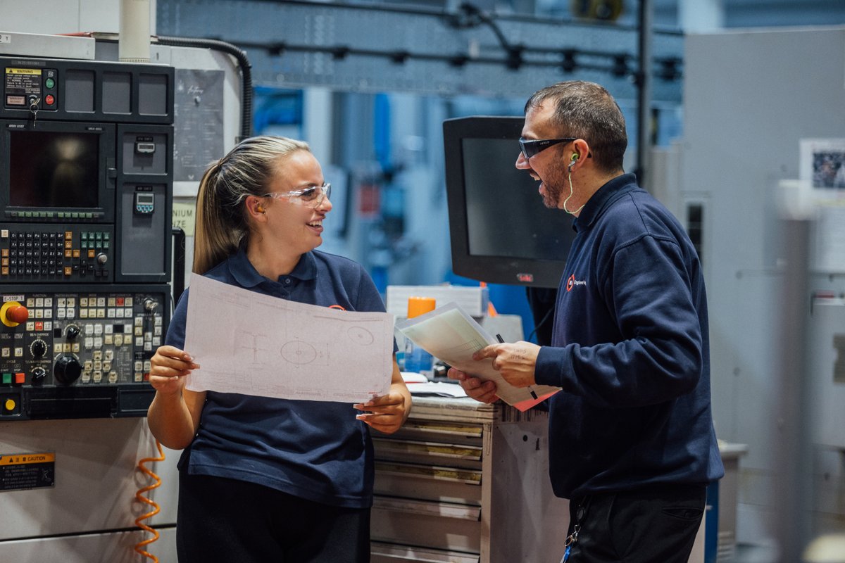 BELEngineering_'s tweet photo. We are looking for four apprentices to join our team as part of the award-winning @BritishEngines Apprenticeship+ Scheme! 📢

⭐️ Business Administration 
⭐️ Manufacturing
⭐️ Maintenance 
⭐️ HSE 

Apply now 👉 https://t.co/XPisezixdL 

#apprenticeship #apprentices https://t.co/ymvvFBVwXh