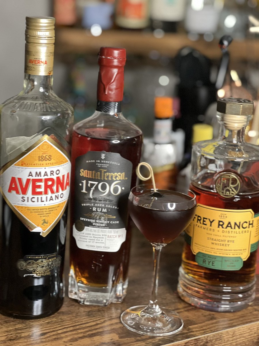 jrstarkus's tweet image. We need #boozy &amp;amp; #strong 
#HappyNewYear 
@freyranch @HdaSantaTeresa @CampariAmerica #Averna