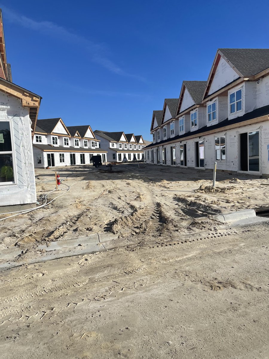 CSQalts's tweet image. We took a quick trip down to our latest project The Village at Compass Pointe to meet with the contractors and developers. As you can see from the pics, the construction of 140 townhomes continues to move along at a brisk pace. Build will be complete anticipated by Jan 2025. #CRE