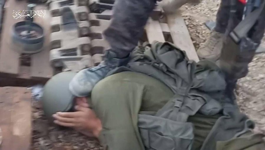 RashadRamzan's tweet photo. @HananyaNaftali Hamas keeps put its t foot on the neck of coward army. https://t.co/B8JggF4g8P