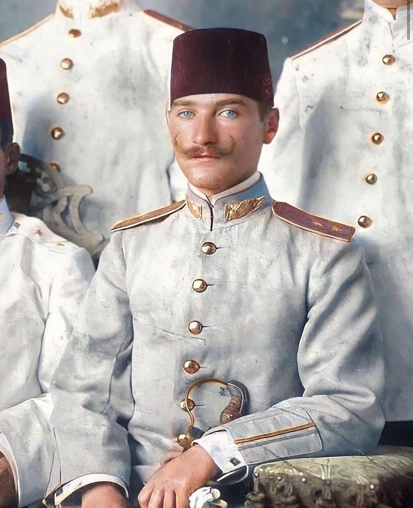 wannartcom's tweet photo. Zübeyde Hanım’a göre, bugün Mustafa Kemal Atatürk’ün doğum günü. 

Doğum günün kutlu olsun Atam! https://t.co/qbffeb1RYC