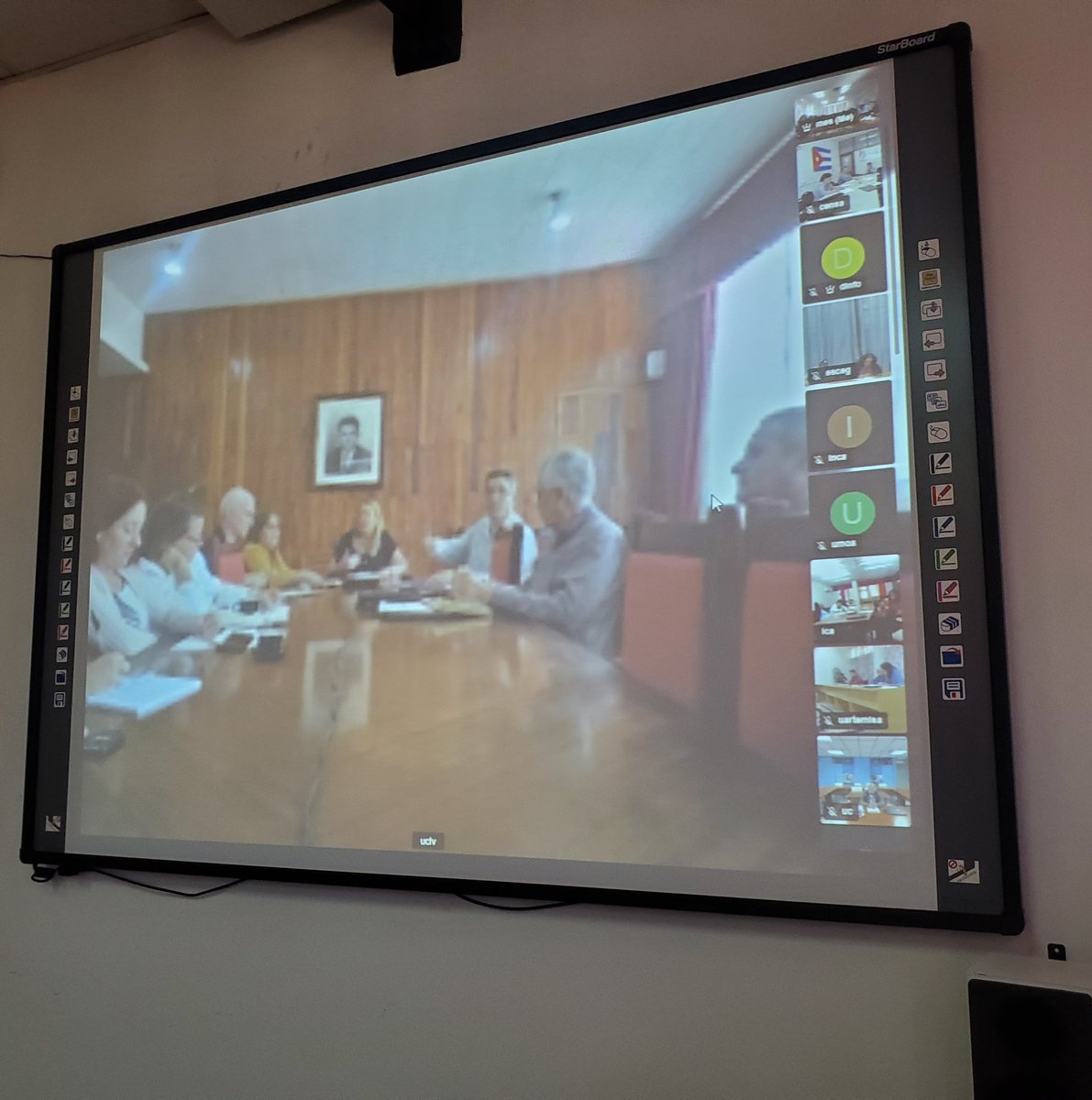 Se explica por la Viceministra <a href="/AAB_Cuba/">Alicia Alonso Becerra</a>, en Consejo de Dirección, las medidas aprobadas para fortalecer los recursos humanos en la educación superior y que ya comienzan su implementación, como son el pago por años de servicio para los trabajadores docentes y no docentes.