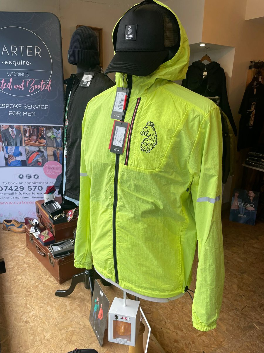 If you’re planning outdoor fitness activities then this LUKE reversible jacket could be for you!

With dark mornings and evenings it’s so important to be seen and this does the job perfectly!

I treated myself to one before Christmas!

#lukeclothing #bromsgrove #runningjacket