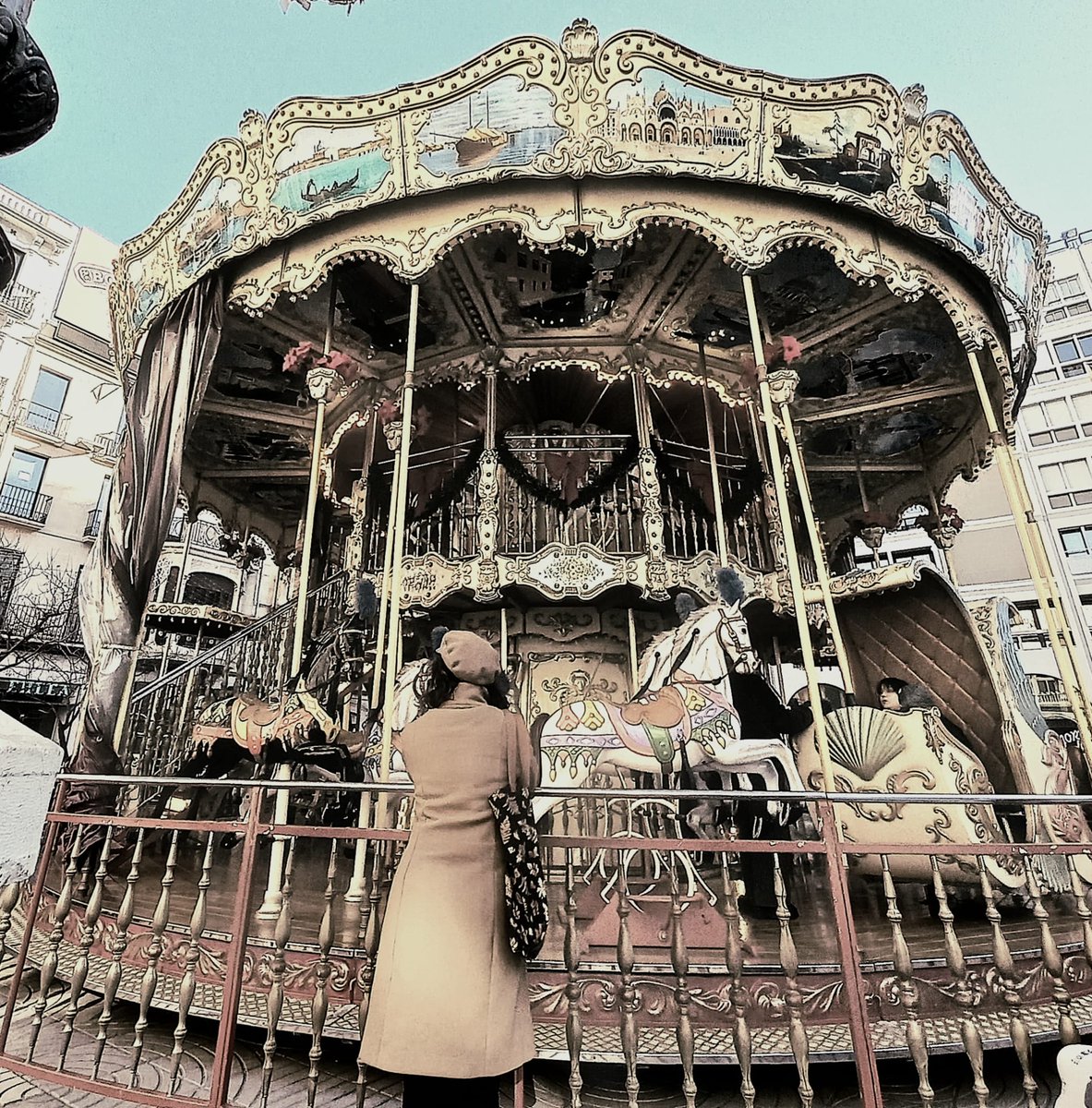 LaNurialacuina's tweet photo. ✍️ La fàbrica dels somriures, de Nua Dedins
Un nou relat esperant que us endolceixi els cors 👑🐎👑
🎧 https://t.co/2FYM8JeGti
📷 24•12•23 #cavallets #tradicions #fires https://t.co/FhsdnzcIl8
